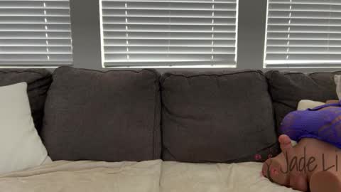 Jade Li online show from 12-17-25, 09:10