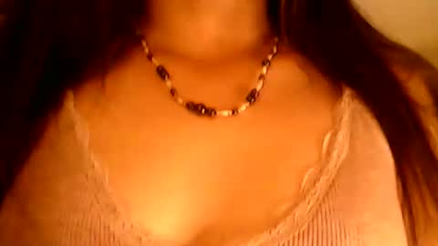 Snapshot of hotwinterxx chatting on 11-17-25, 01:33 Hotwixx online show from 11-17-25, 01:33