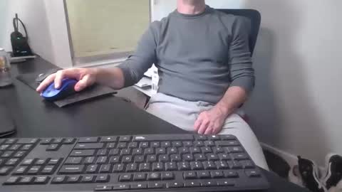 hoverday online show from 10-16-25, 01:39