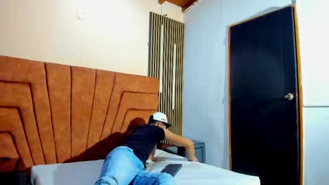 howar_01 online show from 10-27-25, 09:19