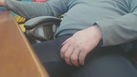 Howard817 online show from 02-16-25, 03:38