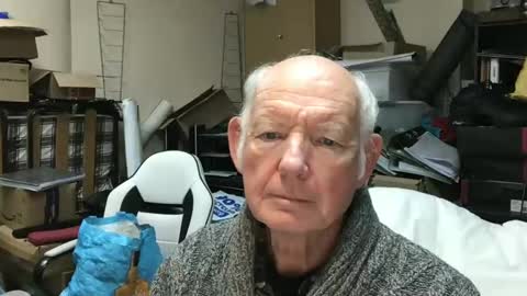 Snapshot of howsthat2024 chatting on 01-19-25, 01:33 howsthat2024 online show from 01-19-25, 01:33