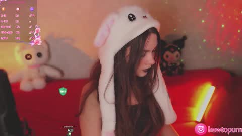 Snapshot of howtomeow chatting on 10-14-25, 05:03 Mia online show from 10-14-25, 05:03