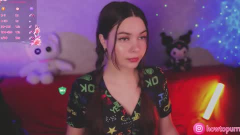 Snapshot of howtomeow chatting on 10-17-25, 04:42 Mia online show from 10-17-25, 04:42