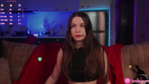 Snapshot of howtomeow chatting on 11-16-25, 05:29 Mia online show from 11-16-25, 05:29