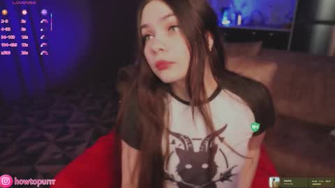 Snapshot of howtomeow chatting on 03-21-26, 03:48 Mia online show from 03-21-26, 03:48