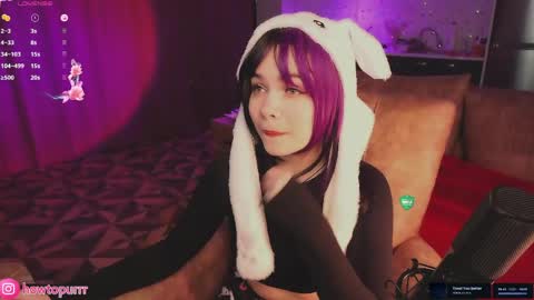 Snapshot of howtomeow chatting on 04-20-26, 05:16 Mia online show from 04-20-26, 05:16