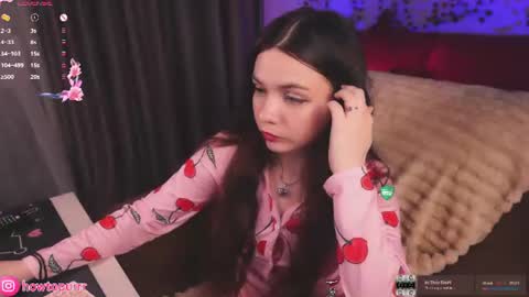 Mia online show from 07-17-26, 05:18