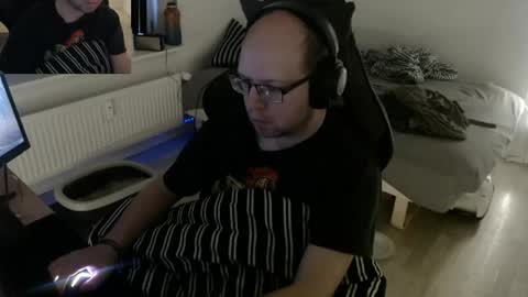 Christian online show from 04-26-26, 04:21