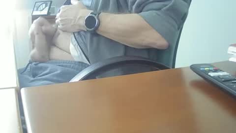 Snapshot of hpeter111 chatting on 12-30-24, 10:32 Peter online show from 12-30-24, 10:32