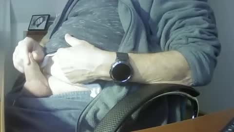 Snapshot of hpeter111 chatting on 01-22-25, 09:43 Peter online show from 01-22-25, 09:43