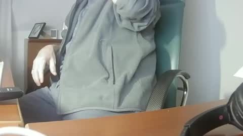 Snapshot of hpeter111 chatting on 02-04-25, 09:10 Peter online show from 02-04-25, 09:10