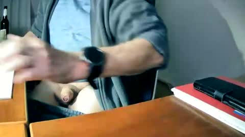 Snapshot of hpeter111 chatting on 03-04-25, 07:54 Peter online show from 03-04-25, 07:54