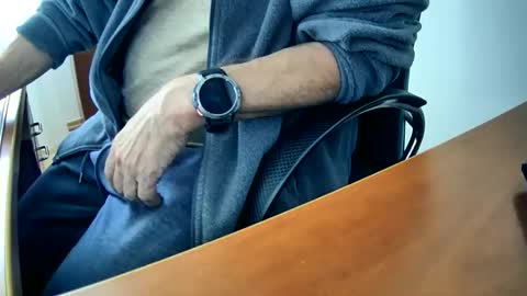 Snapshot of hpeter111 chatting on 09-10-25, 01:55 Peter online show from 09-10-25, 01:55