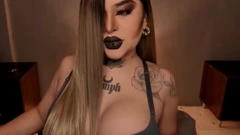 Snapshot of hubadera chatting on 10-14-25, 01:06 hubadera online show from 10-14-25, 01:06