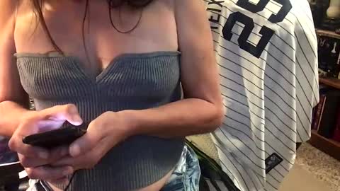 Snapshot of hubertcomberdale chatting on 01-07-25, 11:24 Hubert Cumberdale online show from 01-07-25, 11:24