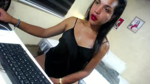 Precious online show from 03-11-25, 12:39