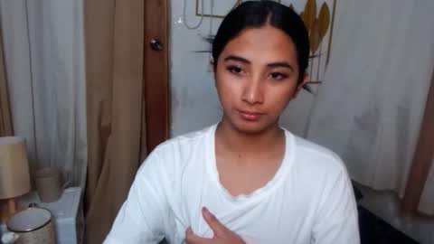 Snapshot of hugeasiancockandrea chatting on 10-06-25, 10:56 drea  online show from 10-06-25, 10:56