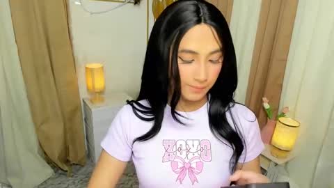 Snapshot of hugeasiancockandrea chatting on 11-26-25, 07:42 drea online show from 11-26-25, 07:42