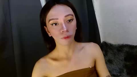 Snapshot of hugecock_caraxx chatting on 12-29-24, 09:41 Cara online show from 12-29-24, 09:41