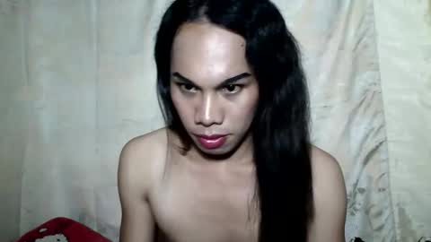 Snapshot of hugecock_macy chatting on 12-18-25, 03:51 loadedcum macy online show from 12-18-25, 03:51