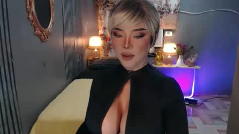 Christine online show from 12-21-25, 05:20