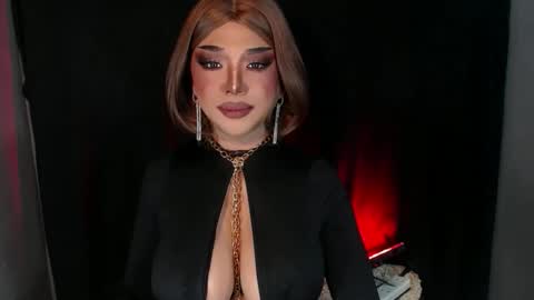 Snapshot of hugecockchristine chatting on 01-05-26, 07:28 Christine online show from 01-05-26, 07:28