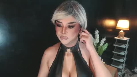 Snapshot of hugecockchristine chatting on 05-18-26, 04:57 Christine online show from 05-18-26, 04:57