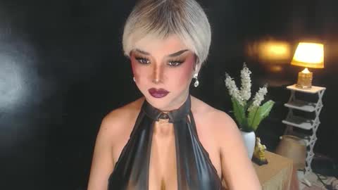 Snapshot of hugecockchristine chatting on 05-19-26, 06:03 Christine online show from 05-19-26, 06:03