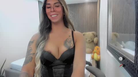 Queen karen grey online show from 01-16-25, 02:08