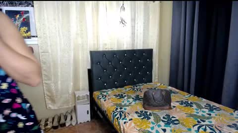 Snapshot of hugejuicyhotdog chatting on 11-23-25, 05:24 hugejuicyhotdog online show from 11-23-25, 05:24