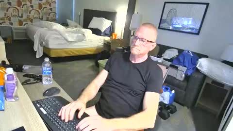 Snapshot of hugentuscaloosa chatting on 05-10-26, 10:26 CAROLINA TIM online show from 05-10-26, 10:26