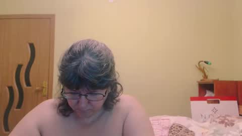 Snapshot of hugetitsxxx chatting on 12-30-24, 03:25 HugeTitsXXX online show from 12-30-24, 03:25