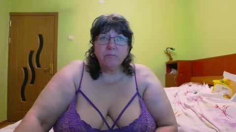 Snapshot of hugetitsxxx chatting on 01-26-25, 10:24 HugeTitsXXX online show from 01-26-25, 10:24