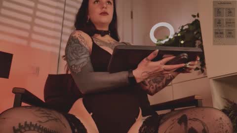 Mika online show from 01-09-26, 04:32