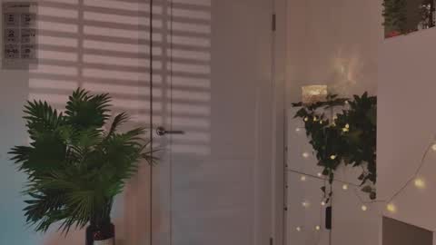 Mika online show from 01-18-26, 06:12