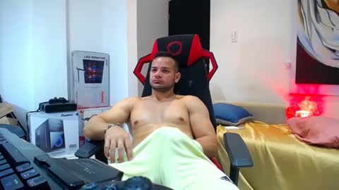 Snapshot of hugo_19cm chatting on 09-18-25, 04:09 hugo19cm online show from 09-18-25, 04:09