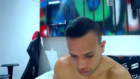 Snapshot of hugo_19cm chatting on 11-20-25, 02:23 hugo19cm online show from 11-20-25, 02:23