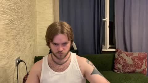 Snapshot of hugo__brad chatting on 05-22-26, 11:21 Hugo online show from 05-22-26, 11:21