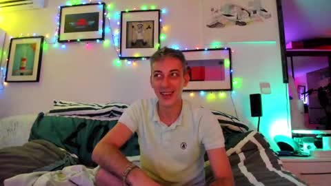 Snapshot of hugolandcam chatting on 12-25-24, 09:22 Hugo online show from 12-25-24, 09:22