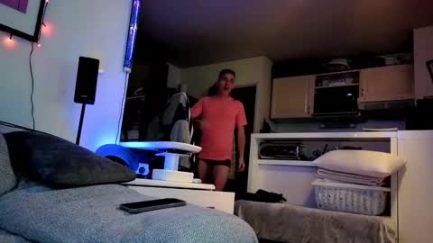 Snapshot of hugolandcam chatting on 01-02-25, 09:28 Hugo online show from 01-02-25, 09:28