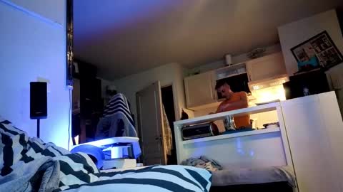 Snapshot of hugolandcam chatting on 01-07-25, 08:52 Hugo online show from 01-07-25, 08:52