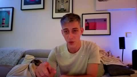 Snapshot of hugolandcam chatting on 01-13-25, 09:42 Hugo online show from 01-13-25, 09:42