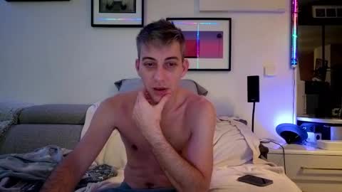 Snapshot of hugolandcam chatting on 01-25-25, 03:41 Hugo online show from 01-25-25, 03:41