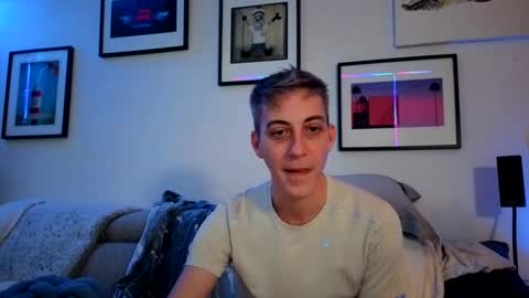 Snapshot of hugolandcam chatting on 01-28-25, 08:58 Hugo online show from 01-28-25, 08:58