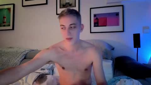 Snapshot of hugolandcam chatting on 02-14-25, 11:31 Hugo online show from 02-14-25, 11:31