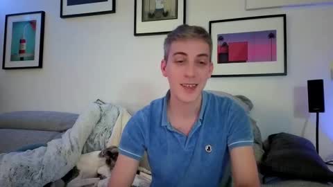 Snapshot of hugolandcam chatting on 03-11-25, 09:04 Hugo online show from 03-11-25, 09:04