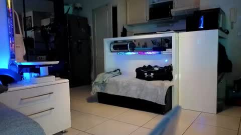 Snapshot of hugolandcam chatting on 09-12-25, 07:58 Hugo online show from 09-12-25, 07:58