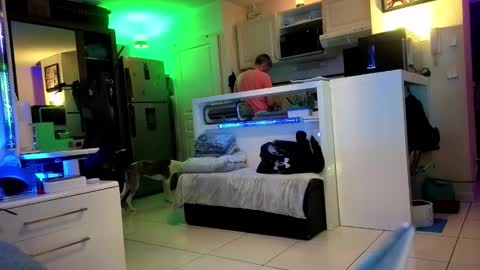 Snapshot of hugolandcam chatting on 10-13-25, 07:47 Hugo online show from 10-13-25, 07:47