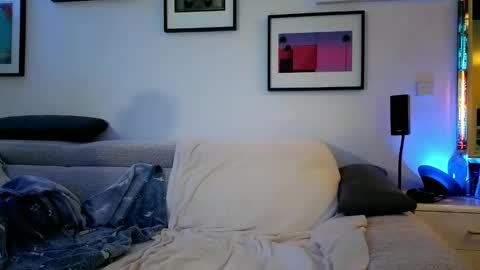 Snapshot of hugolandcam chatting on 11-23-25, 03:34 Hugo online show from 11-23-25, 03:34